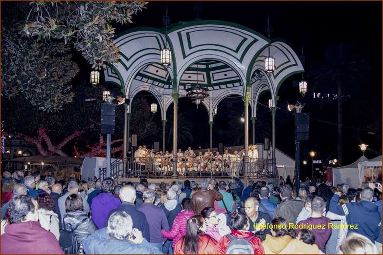 Momento de la actuación del grupo este pasado viernes en el Parque de San Telmo (Foto Ildefonso Rodríguez)
